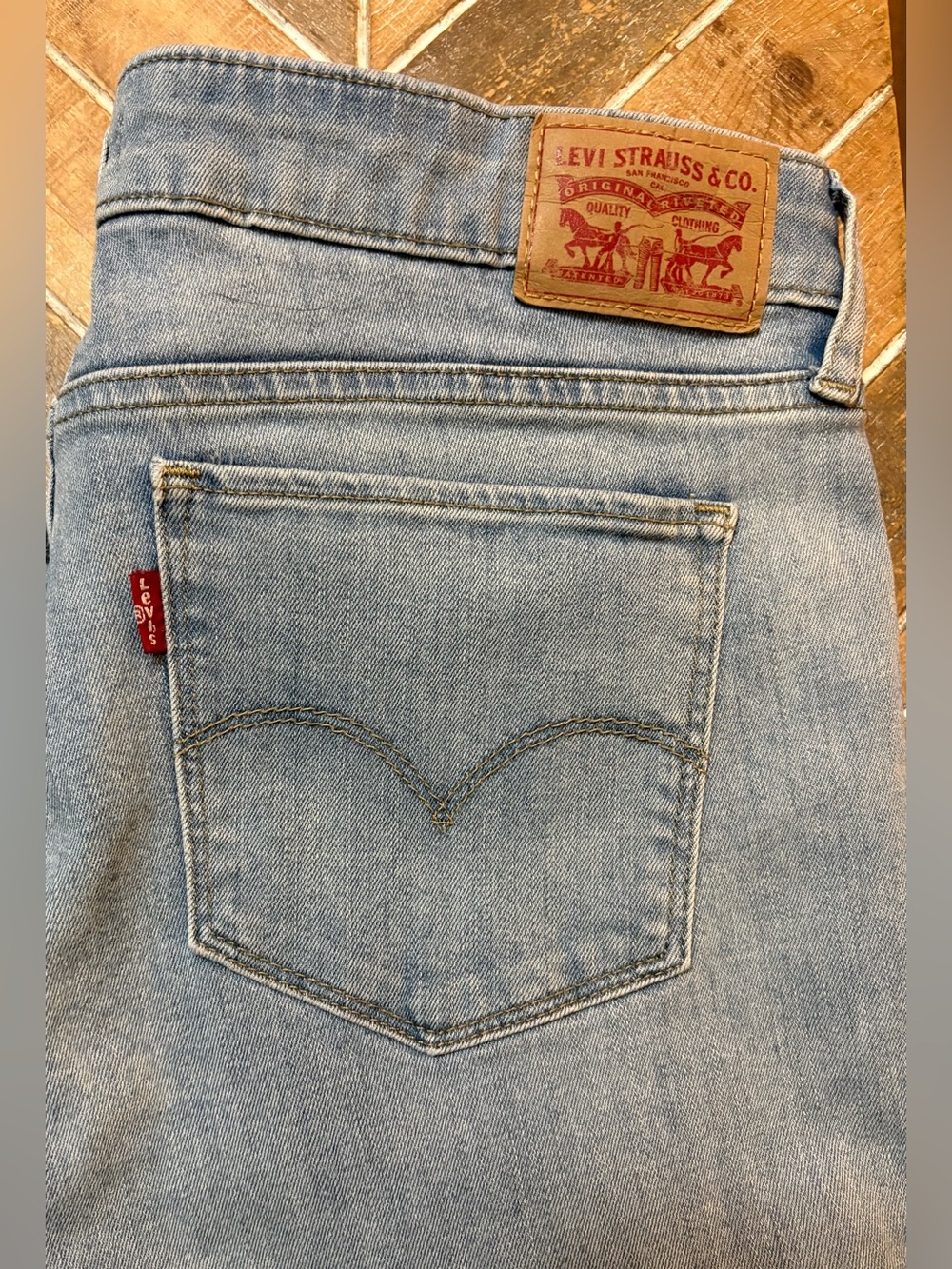 Levi's Men's Light Blue Slim Straight Jeans with Back Pocket Stitch